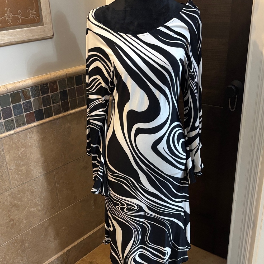 Cache Asymmetrical Black and White Dress